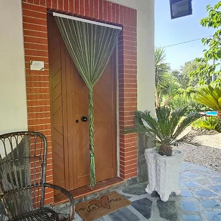 Flory Appartament Con Piscina Daire *
